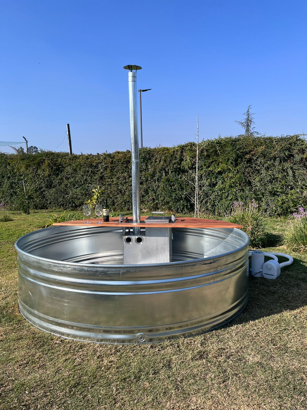 Piscina & Hot Tub Ñahue Dual: Ingeniería y dedicación Superior